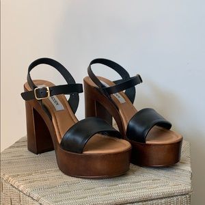 Chunky Heeled Woodblock Sandals